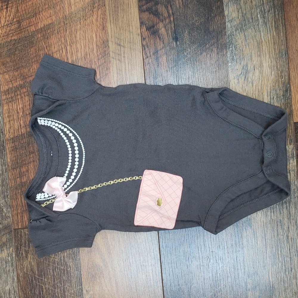 Bundles Baby Place Gray Onesie with Pearl Necklace and Purse Print, Size 0-3M